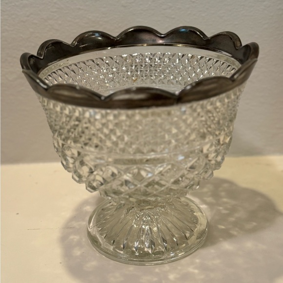 Vintage Anchor Hocking Wexford Pedestal Cut Crystal Bowl w/ Sterling Silver Rim - Picture 4 of 13